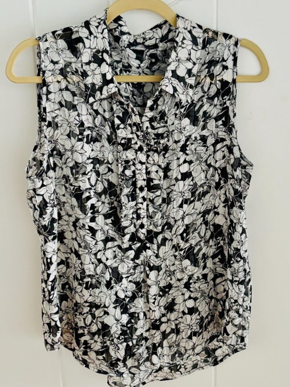 TOMMY HILFIGER Black White Floral Sleeveless blouse - Small